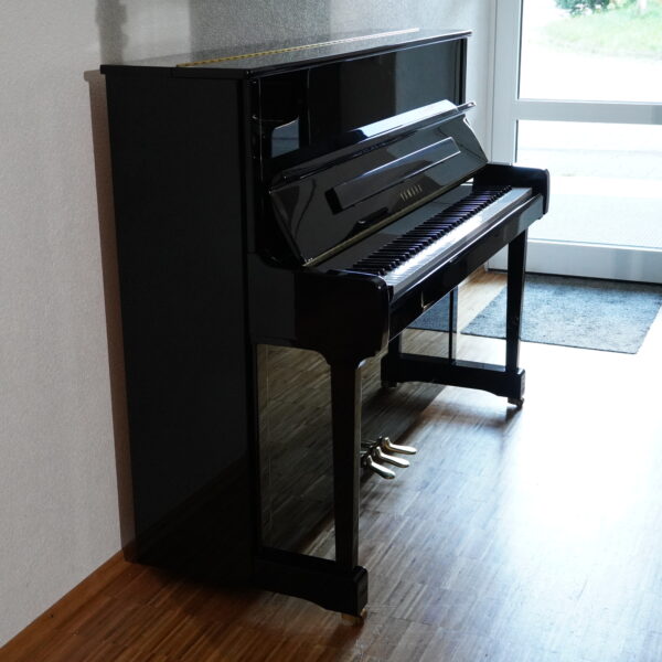 Yamaha P121HG schwarz