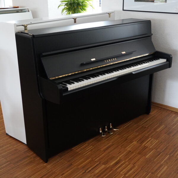 107 Yamaha schwarz matt – Bild 4