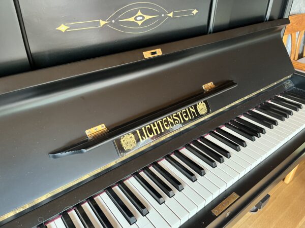 Klavier Lichtenstein schwarz Jugendstil
