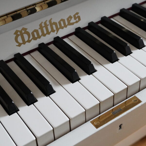 113 Matthaes Klavier weiß – Bild 4