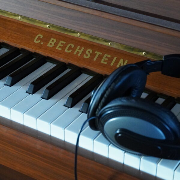 124 Bechstein Elegance Nussbaum Silent – Bild 3