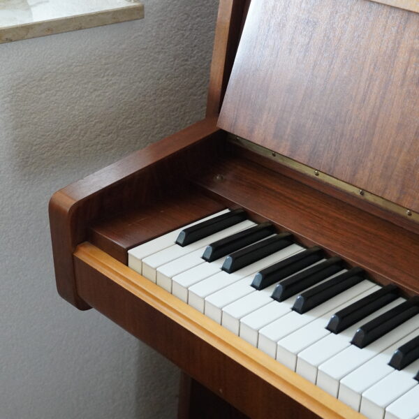115 Steinway Z Nuss dunkel – Bild 16