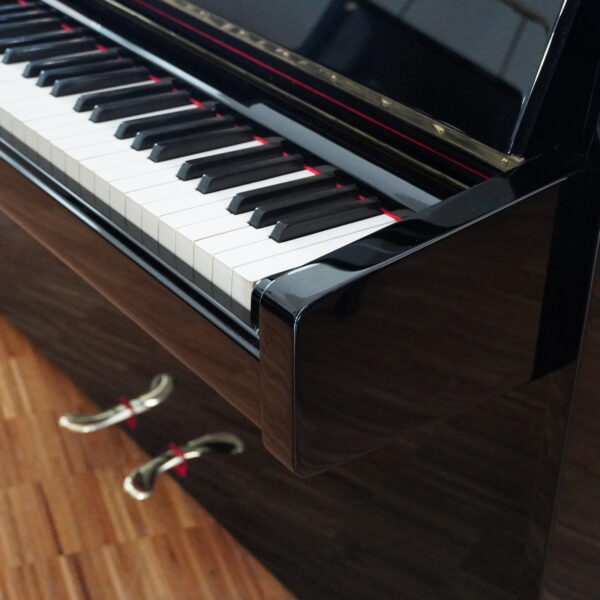 115 Steinway Z schwarz hochglanz – Bild 5