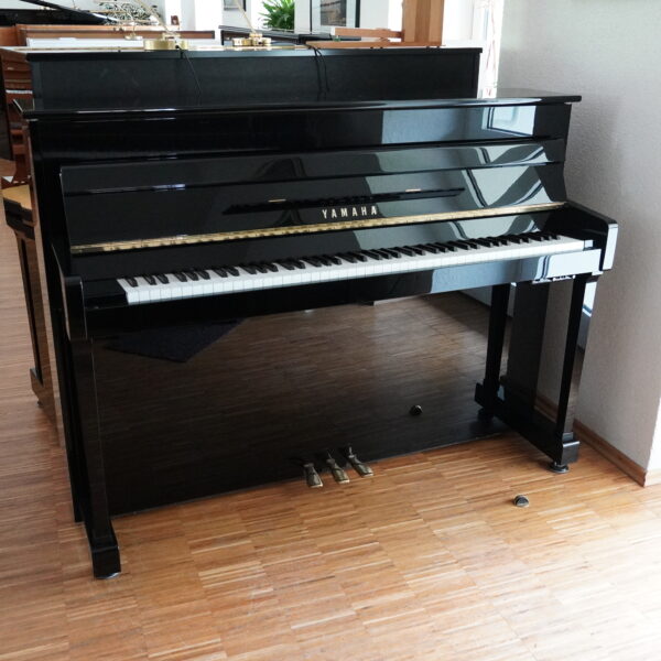 110 Yamaha MPX 70N schwarz hochglanz – Bild 12