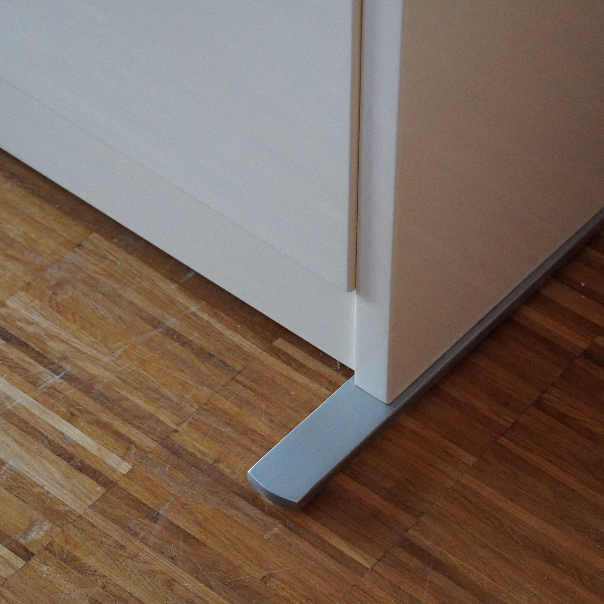 115 Schimmel Modern Designklavier 2016 weiß – Bild 3
