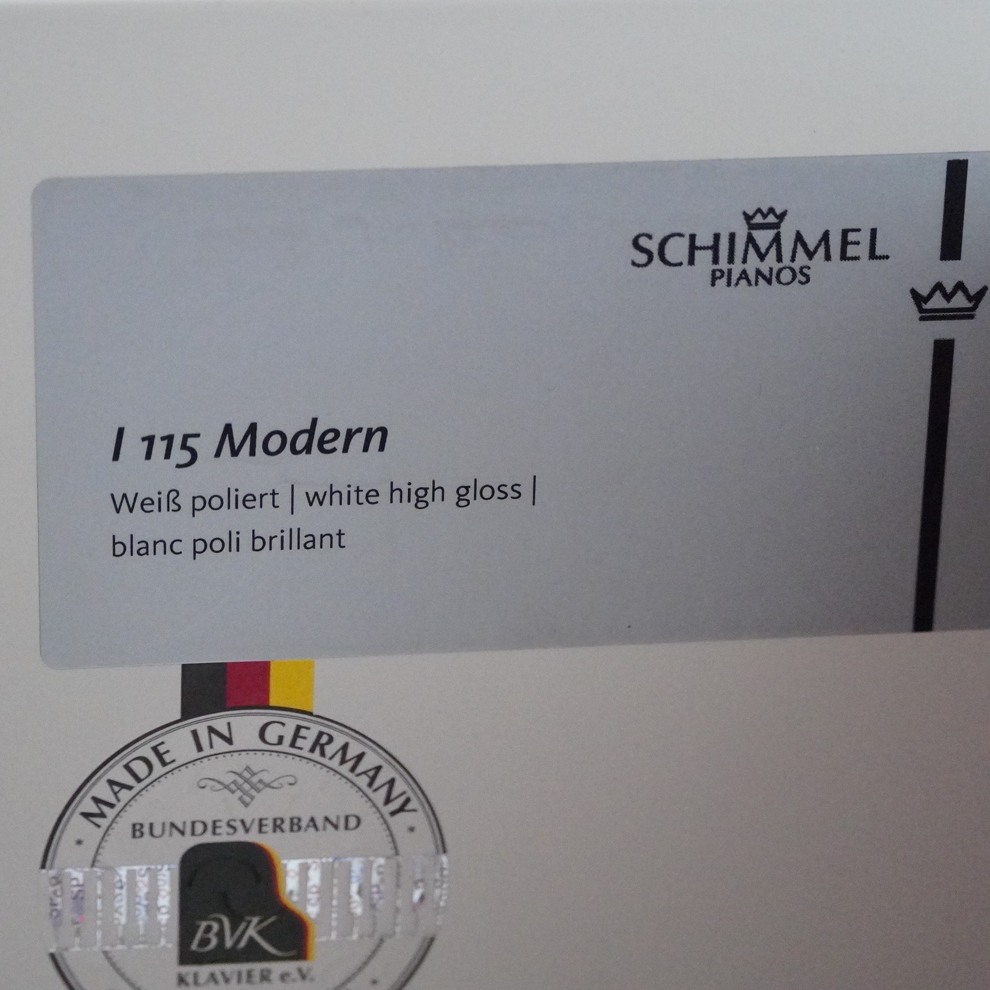 115 Schimmel Modern Designklavier 2016 weiß – Bild 11