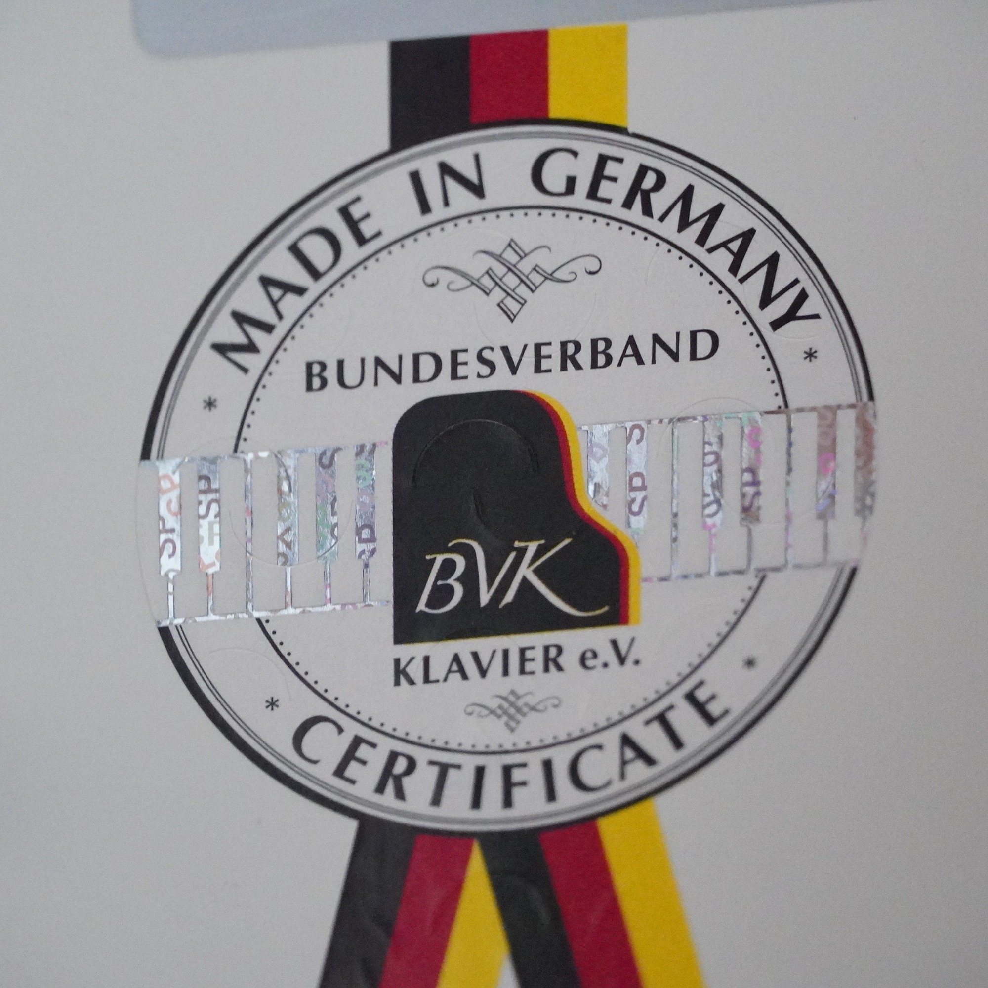 115 Schimmel Modern Designklavier 2016 weiß – Bild 12