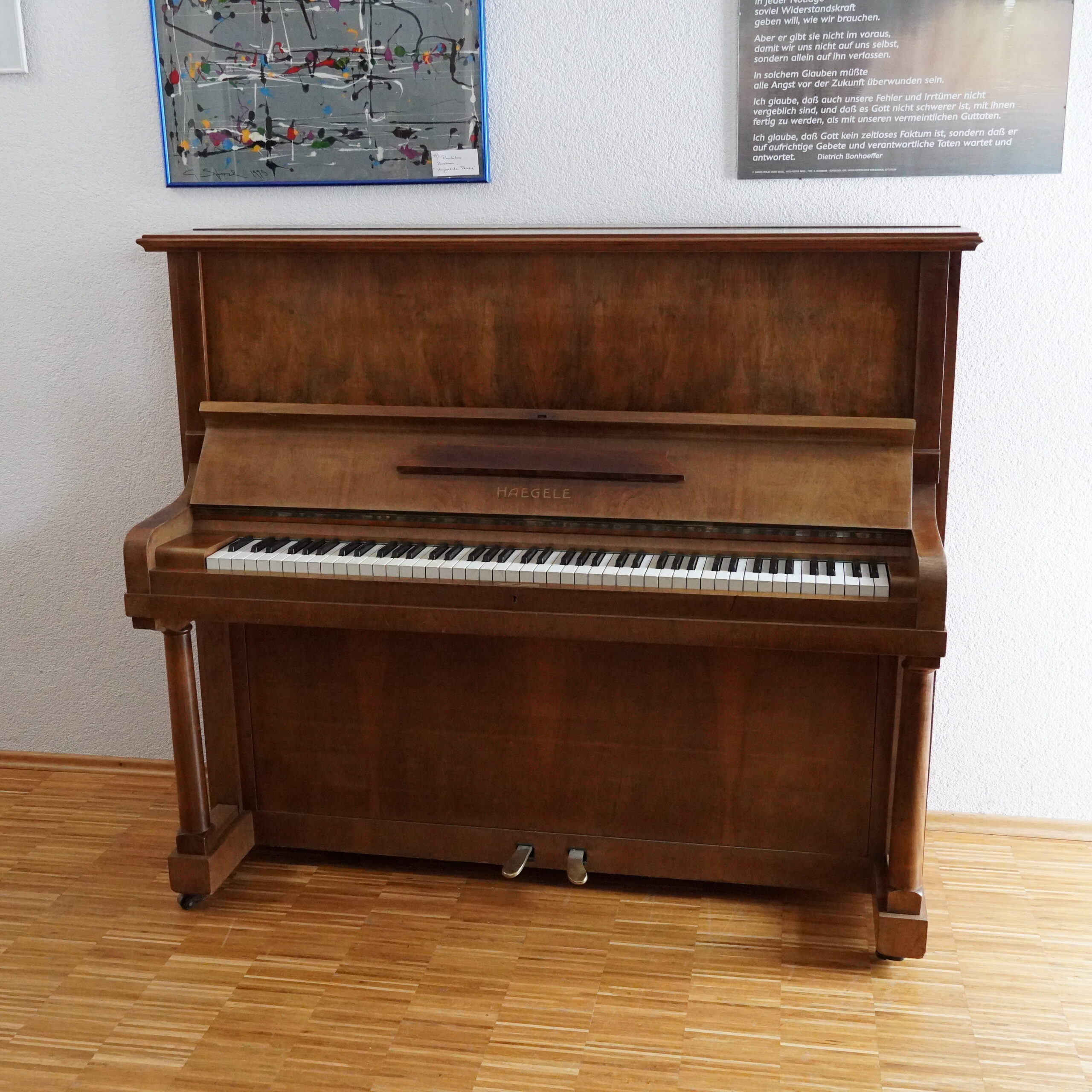 Klavier Haegele, Aalen, Nussbaum gebraucht kaufen