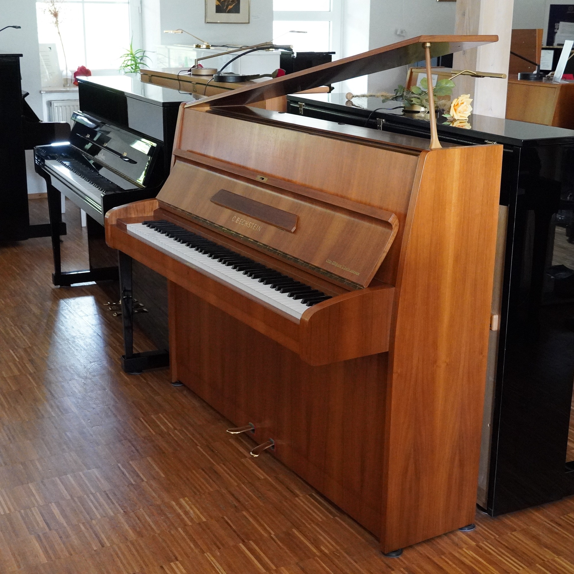 114 Bechstein 12N Nussbaum natur – Bild 3